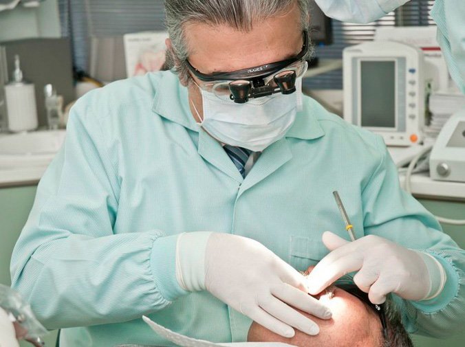 ¿Por qué colocarse implantes dentales?